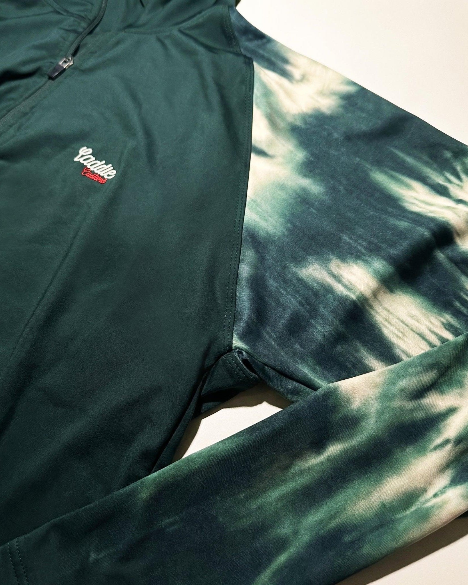 GREEN CAMO QZIP CLOSE UP