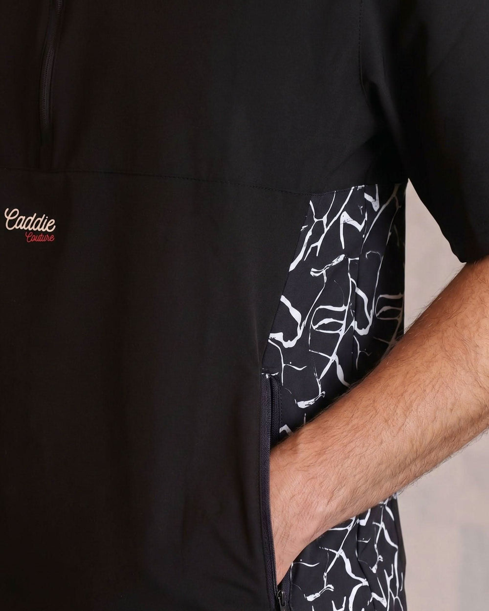 Signature Noir Windbreaker zipped pocket and patterned panel